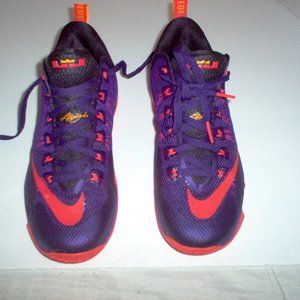 Nike  LEBRON JAMES XII LOW, SIZE 10.5 Pre-owned
